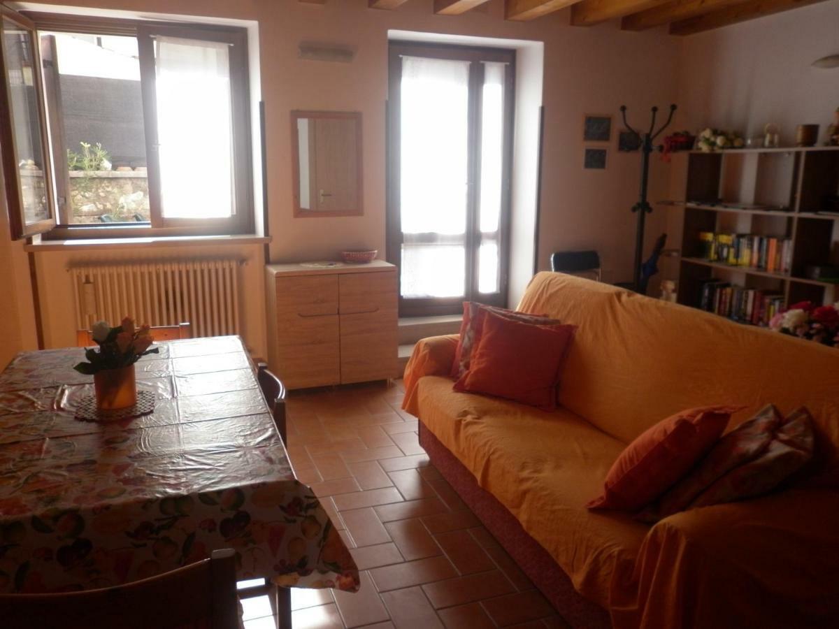 La Piccola Mimosa Apartment Sant'Ambrogio di Valpolicella Bagian luar foto